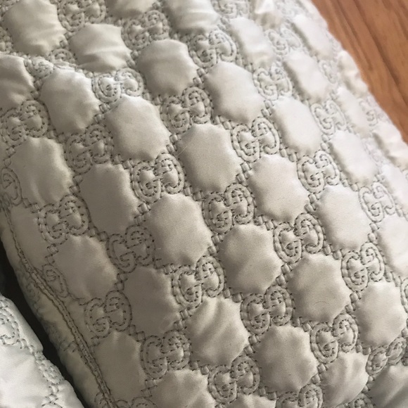 💯 Authentic GUCCI fur boots - Picture 2 of 16